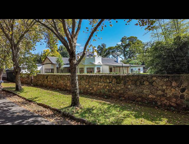 6 BEDROOM FREEHOLD FOR SALE IN PARKTOWN